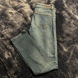 Parallel (Anthropologie) classic jeans gently worn. Excellent condition. Size 6.